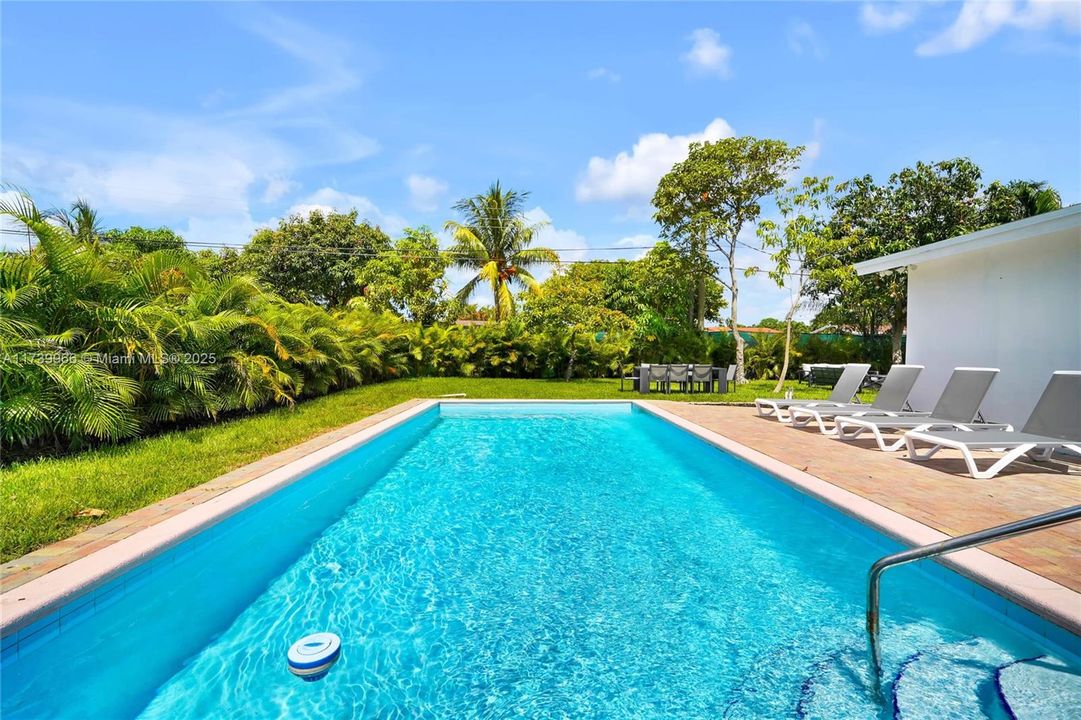 Recientemente alquilado: $6,000 (4 camas, 4 baños, 2158 Pies cuadrados)