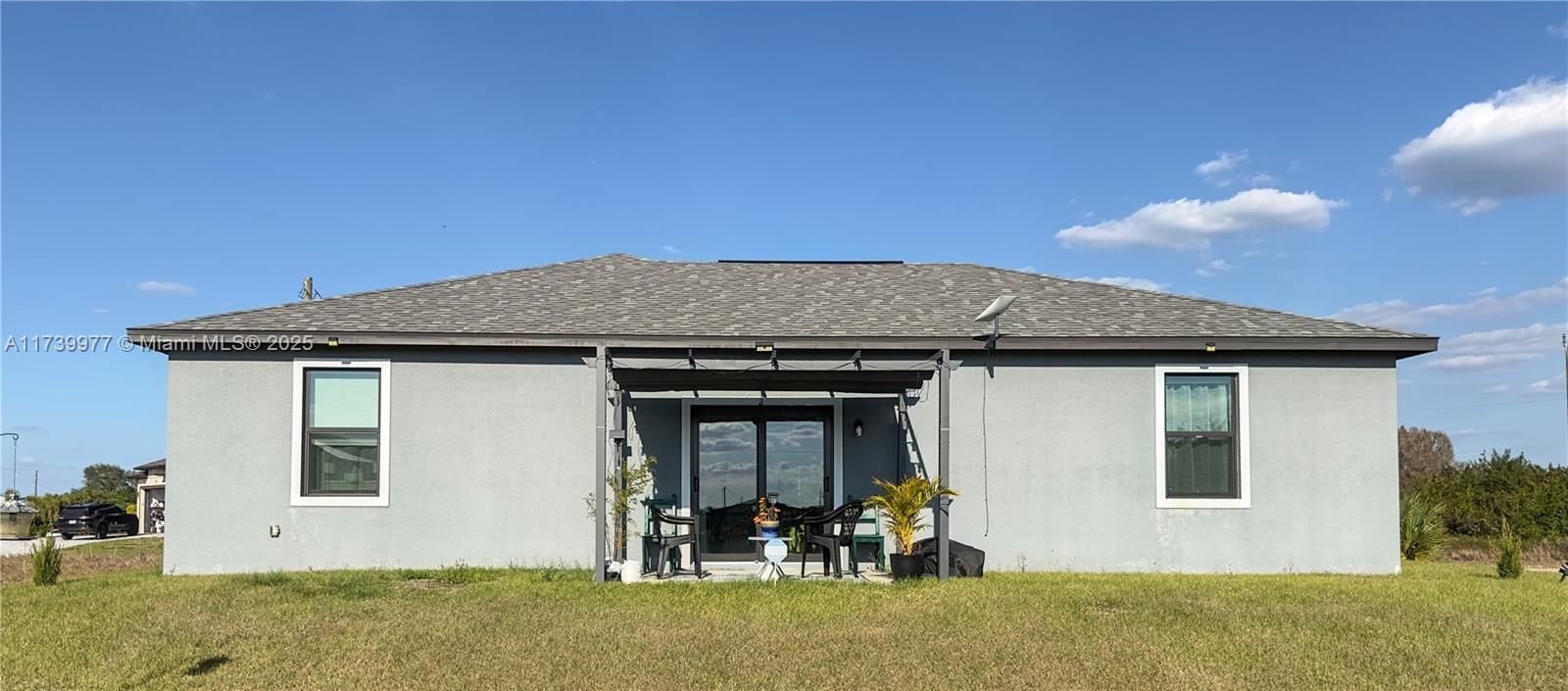 Recently Rented: $2,400 (3 beds, 2 baths, 1408 Square Feet)