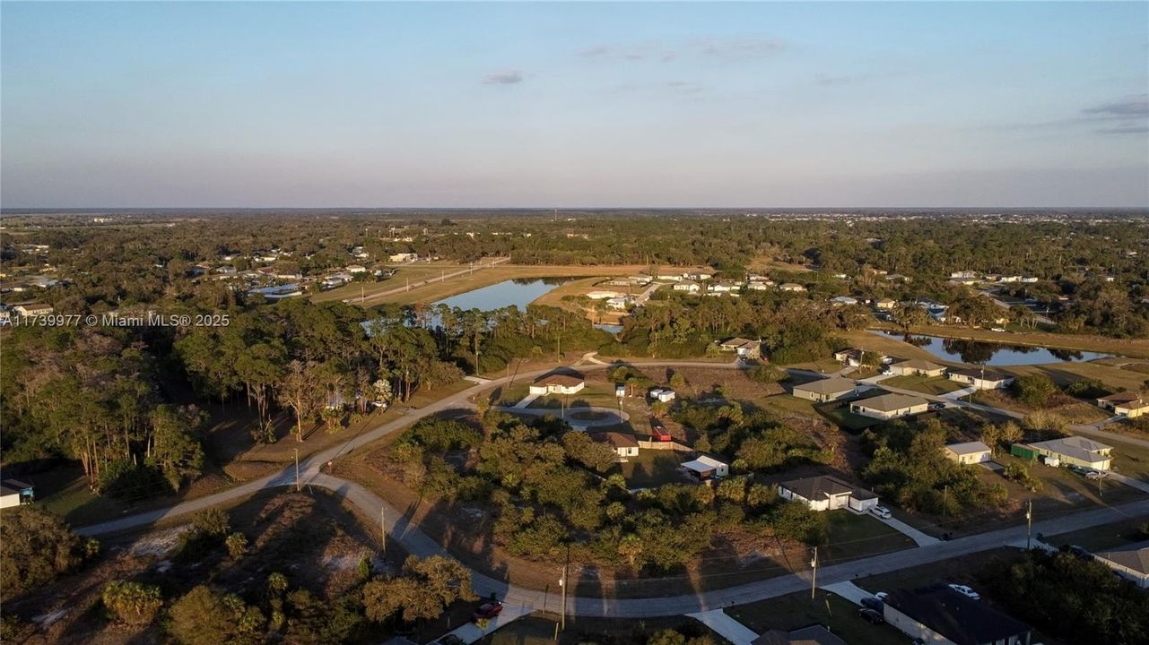 Recently Rented: $2,400 (3 beds, 2 baths, 1408 Square Feet)