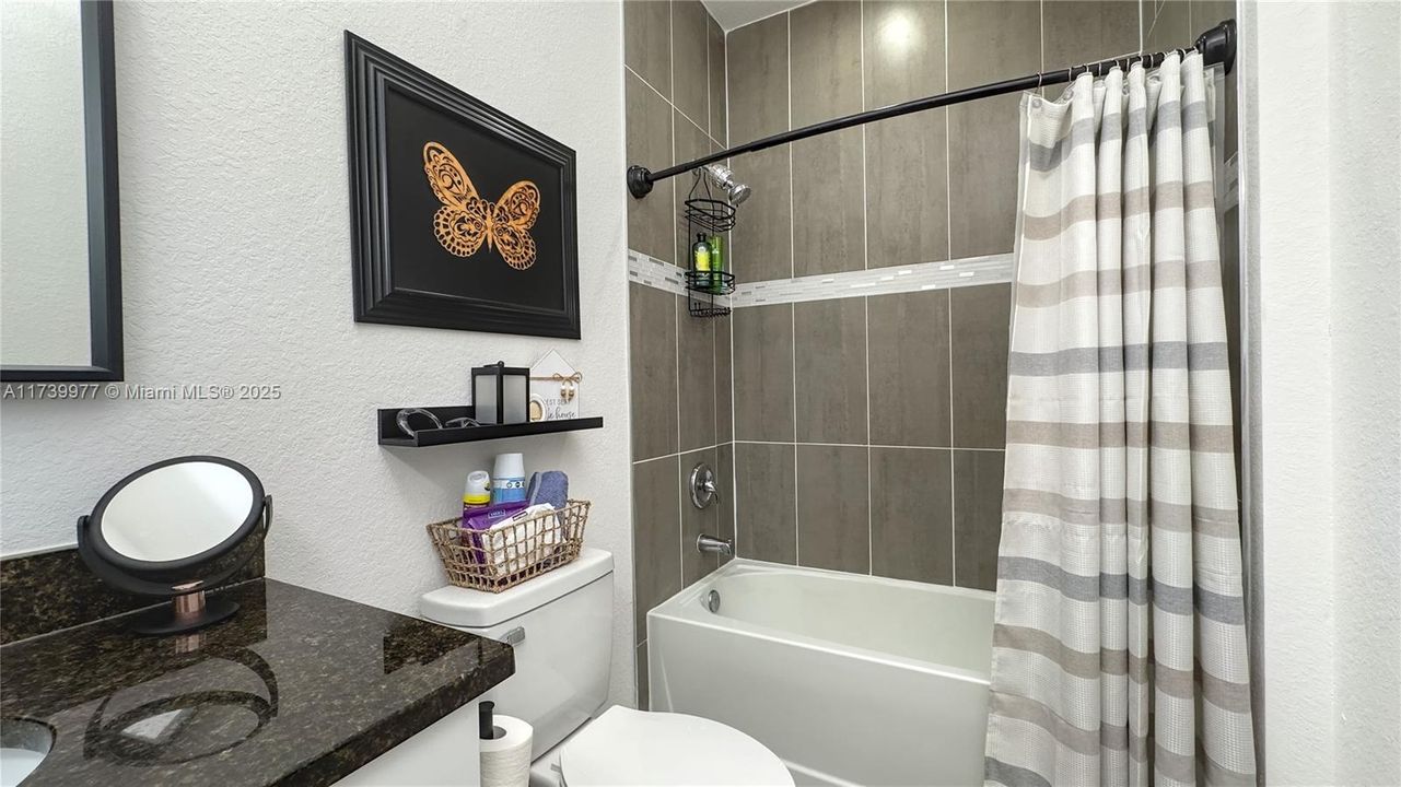 Recently Rented: $2,400 (3 beds, 2 baths, 1408 Square Feet)