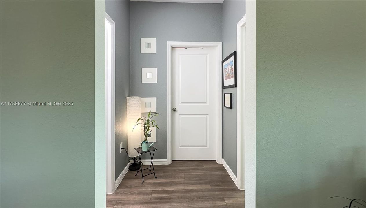 Recently Rented: $2,400 (3 beds, 2 baths, 1408 Square Feet)