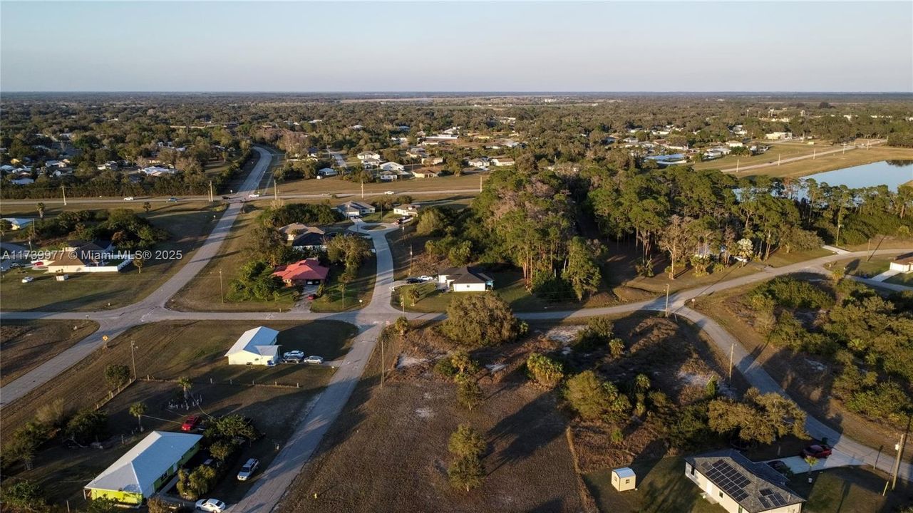 Recently Rented: $2,400 (3 beds, 2 baths, 1408 Square Feet)