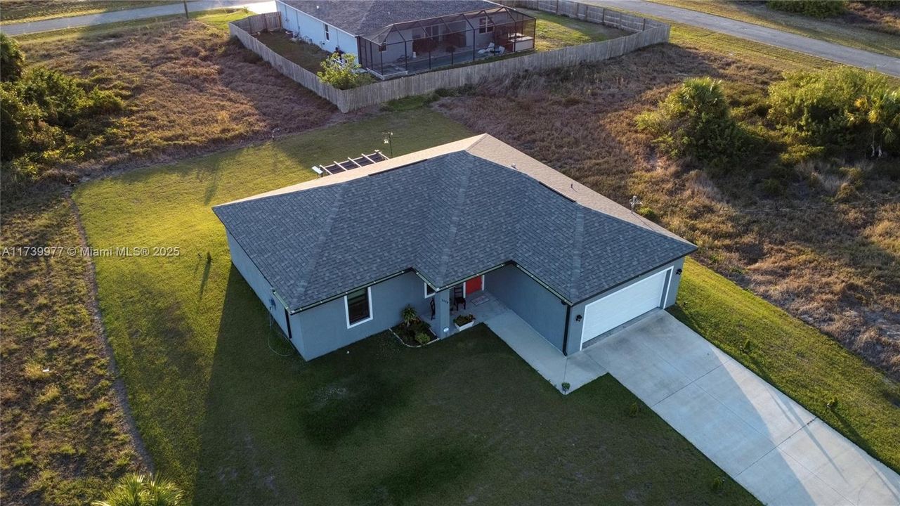 Recently Rented: $2,400 (3 beds, 2 baths, 1408 Square Feet)