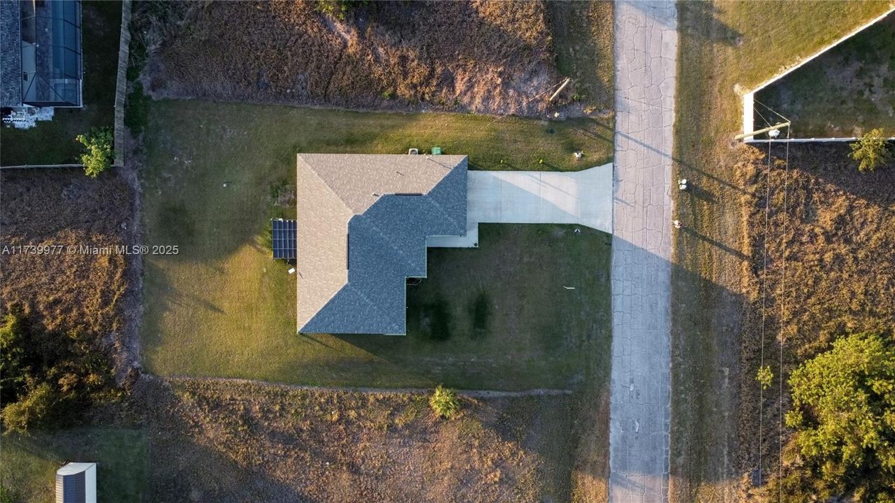 Recently Rented: $2,400 (3 beds, 2 baths, 1408 Square Feet)