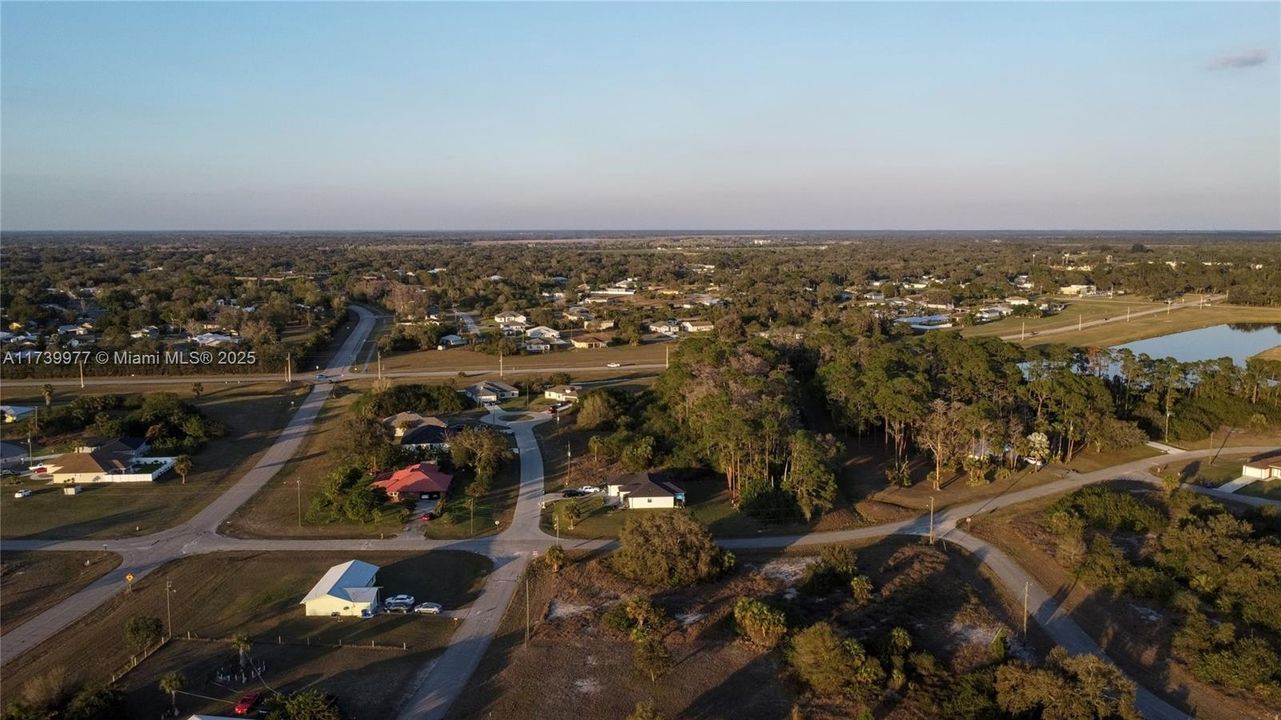 Recently Rented: $2,400 (3 beds, 2 baths, 1408 Square Feet)