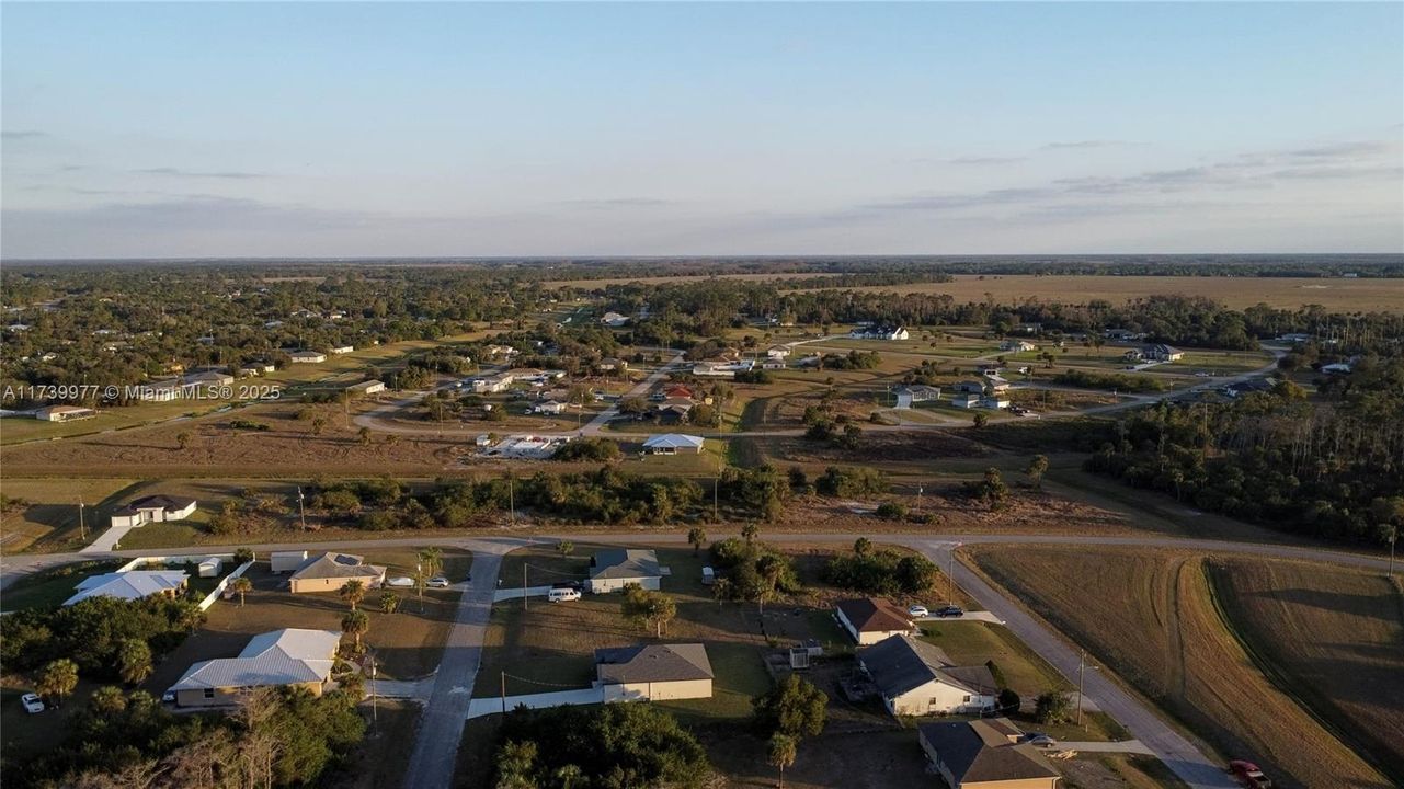 Recently Rented: $2,400 (3 beds, 2 baths, 1408 Square Feet)