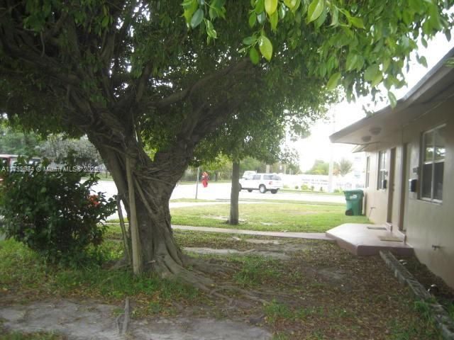 最近租的: $2,500 (2 贝兹, 1 浴室, 1824 平方英尺)