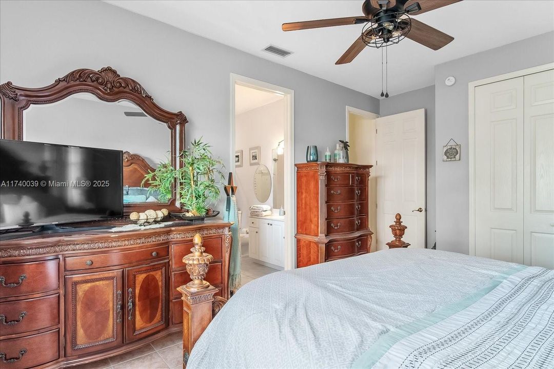 En Venta: $850,000 (6 camas, 3 baños, 3812 Pies cuadrados)