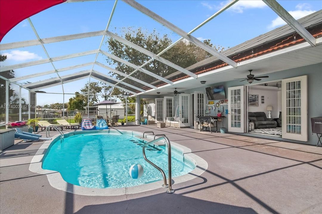 En Venta: $850,000 (6 camas, 3 baños, 3812 Pies cuadrados)