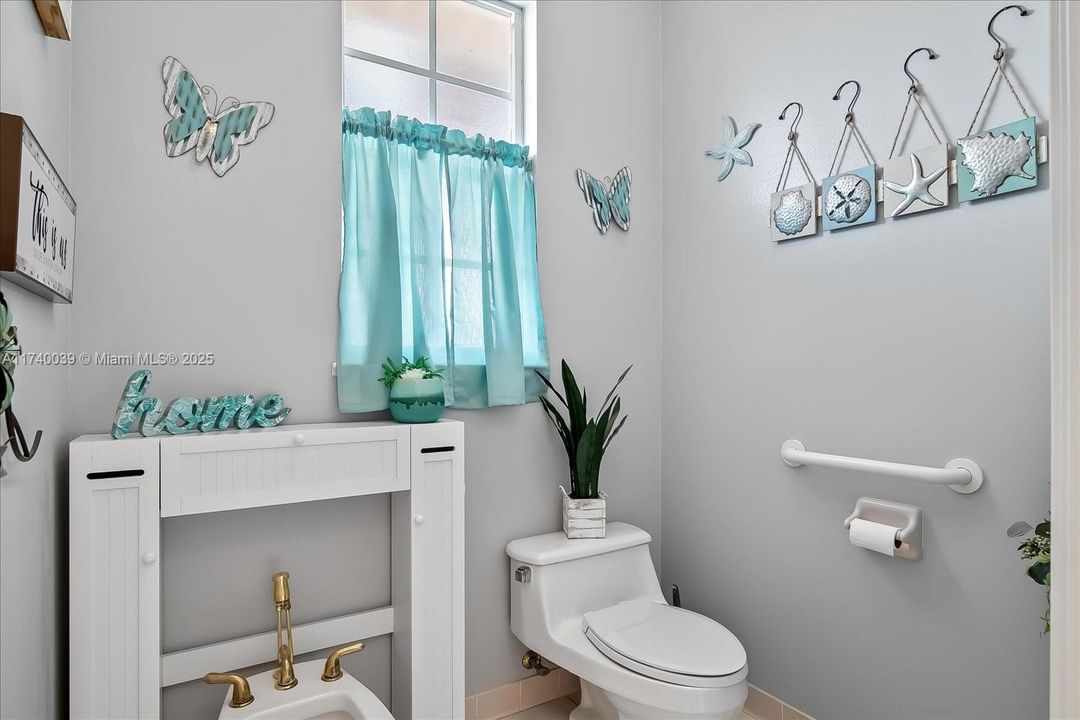 En Venta: $850,000 (6 camas, 3 baños, 3812 Pies cuadrados)