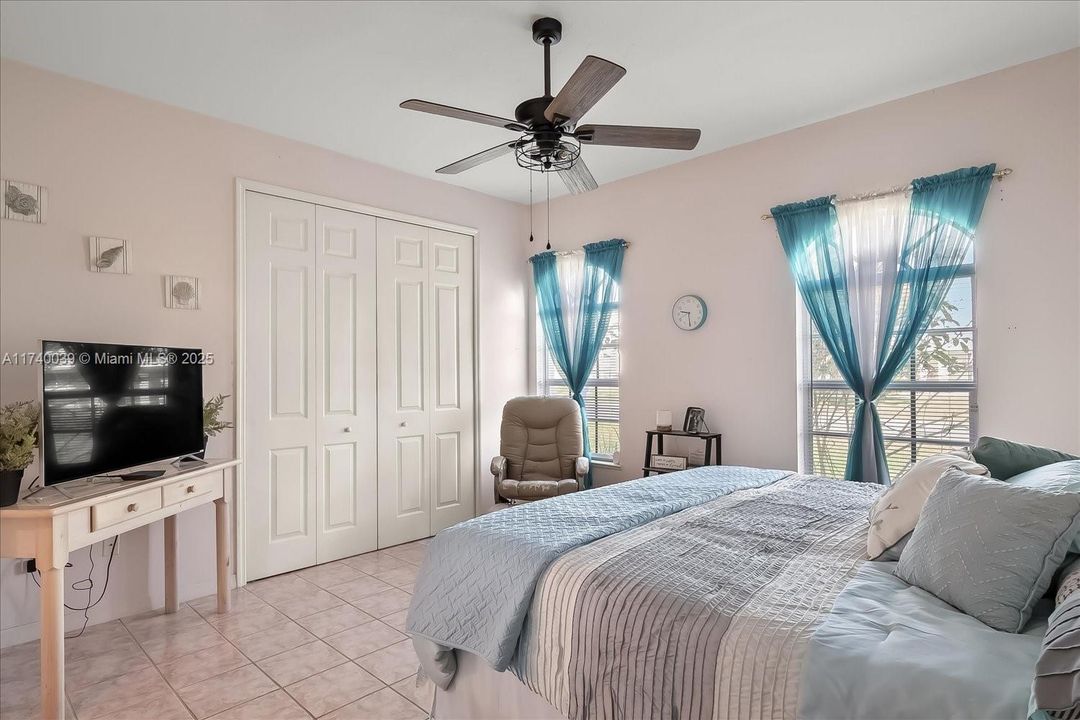 En Venta: $850,000 (6 camas, 3 baños, 3812 Pies cuadrados)