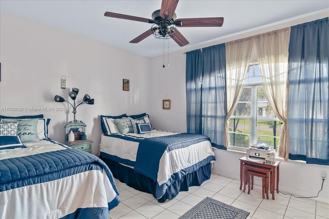 En Venta: $850,000 (6 camas, 3 baños, 3812 Pies cuadrados)