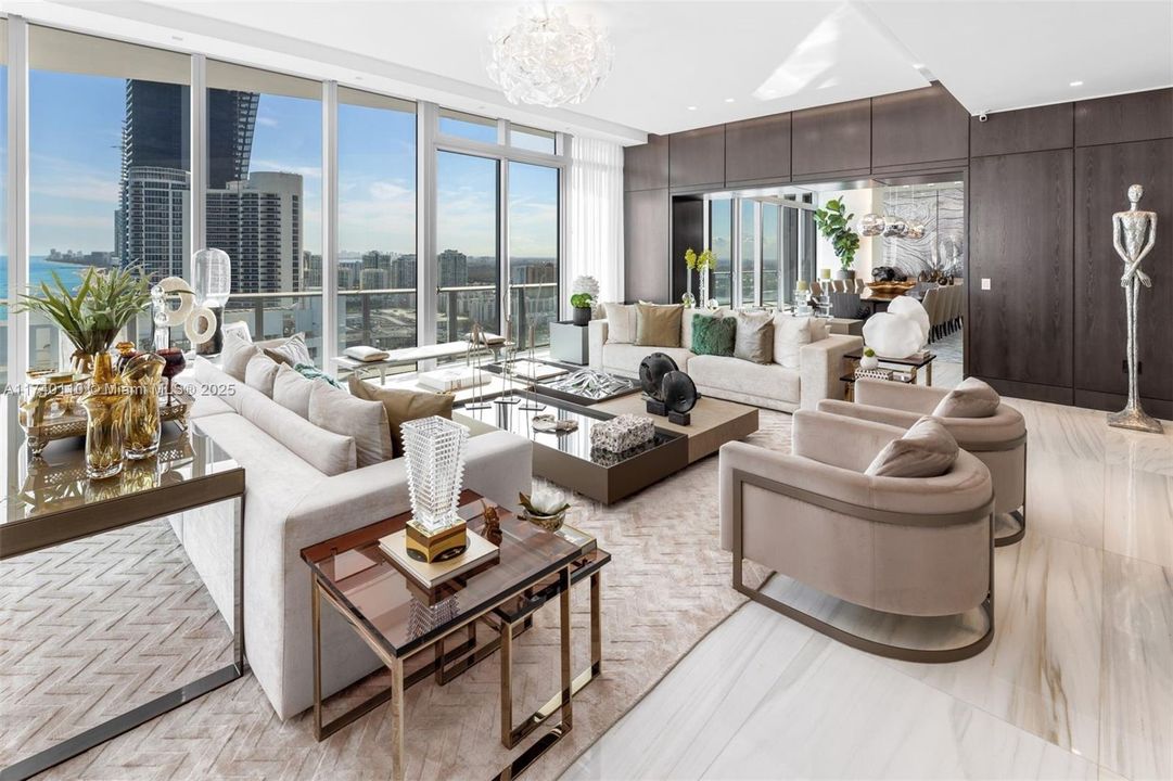 Recently Sold: $16,995,000 (5 beds, 7 baths, 8117 Square Feet)