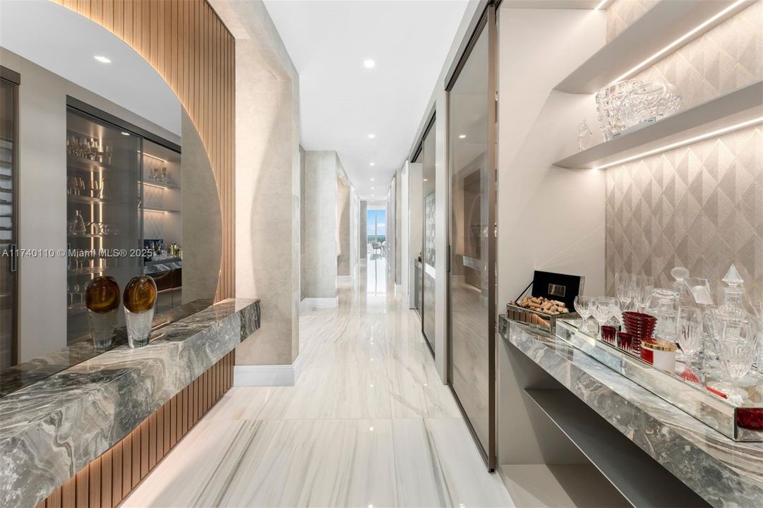 Recently Sold: $16,995,000 (5 beds, 7 baths, 8117 Square Feet)