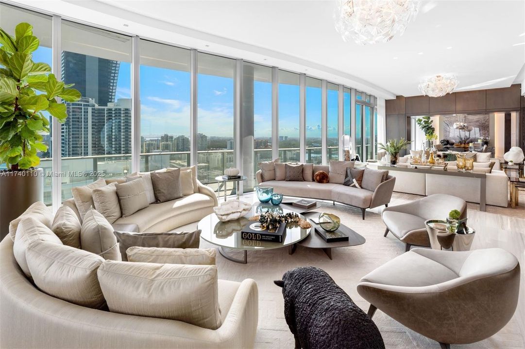 Recently Sold: $16,995,000 (5 beds, 7 baths, 8117 Square Feet)