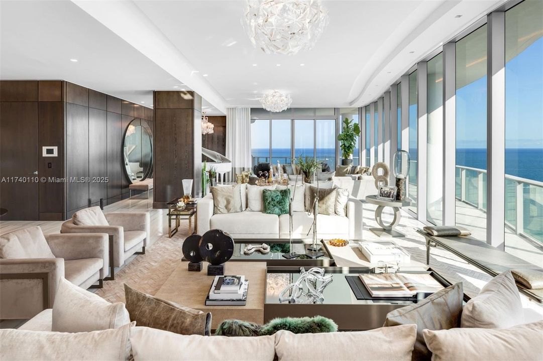 Recently Sold: $16,995,000 (5 beds, 7 baths, 8117 Square Feet)