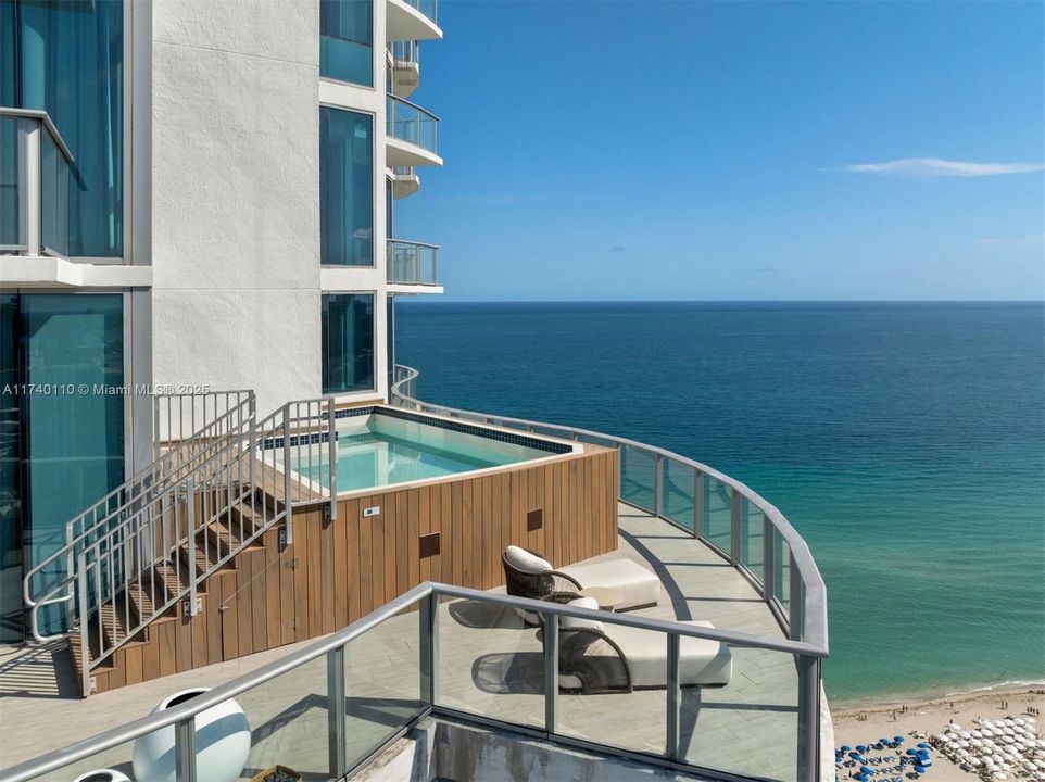 Recently Sold: $16,995,000 (5 beds, 7 baths, 8117 Square Feet)