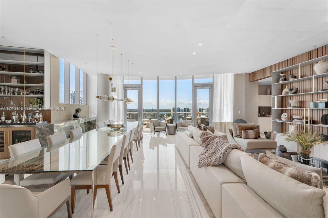 Recently Sold: $16,995,000 (5 beds, 7 baths, 8117 Square Feet)