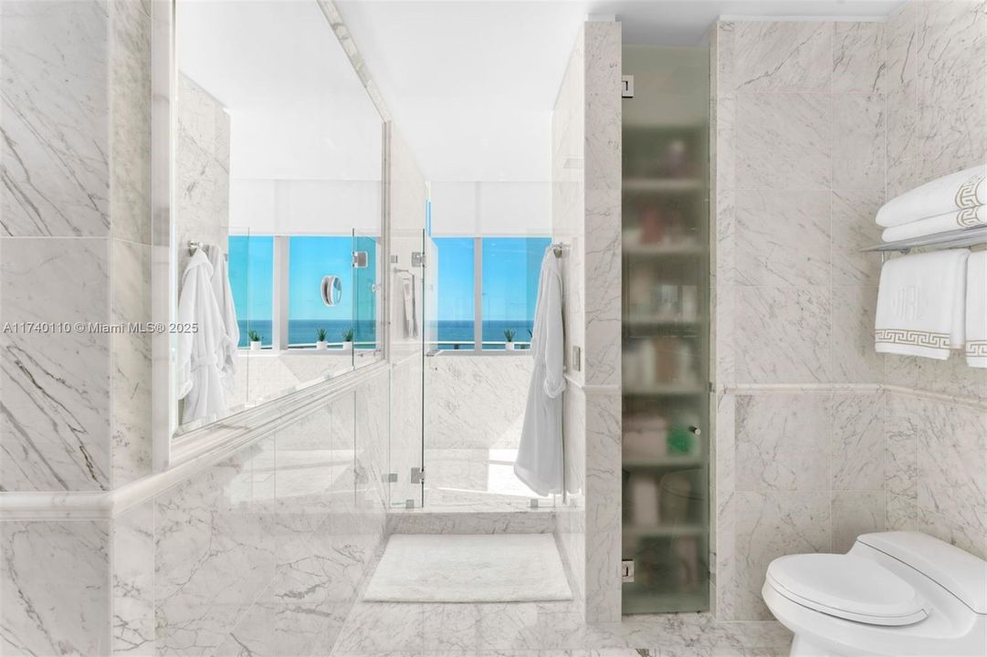 Recently Sold: $16,995,000 (5 beds, 7 baths, 8117 Square Feet)