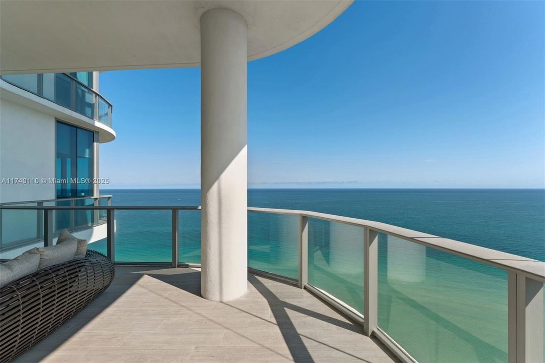 Recently Sold: $16,995,000 (5 beds, 7 baths, 8117 Square Feet)