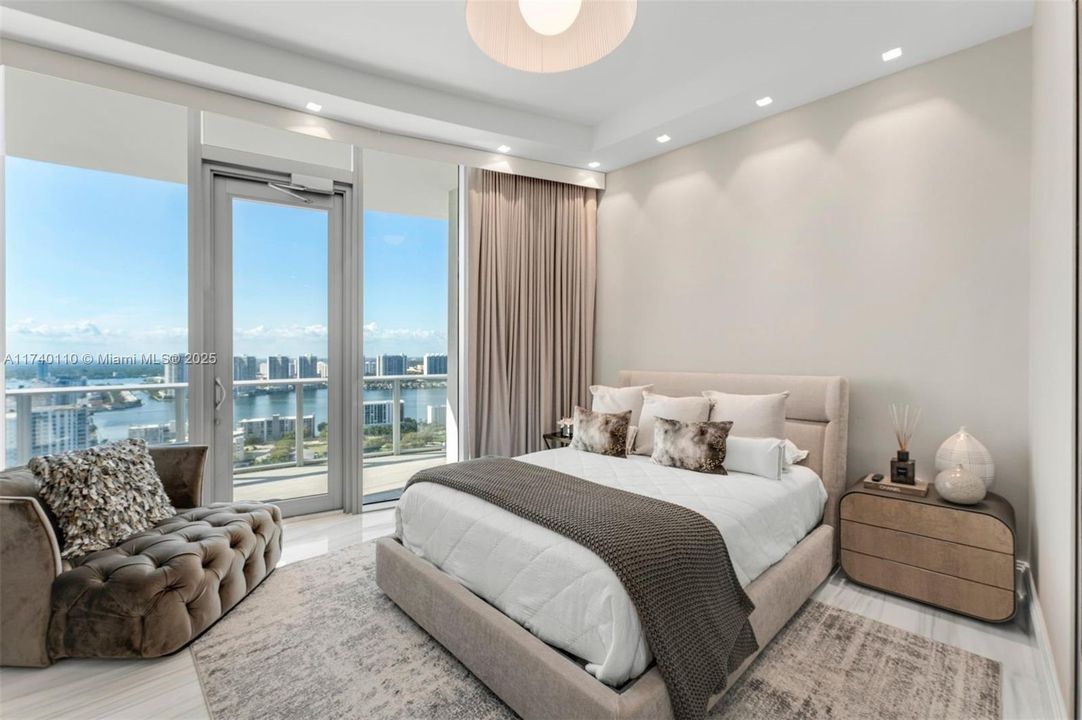 Recently Sold: $16,995,000 (5 beds, 7 baths, 8117 Square Feet)