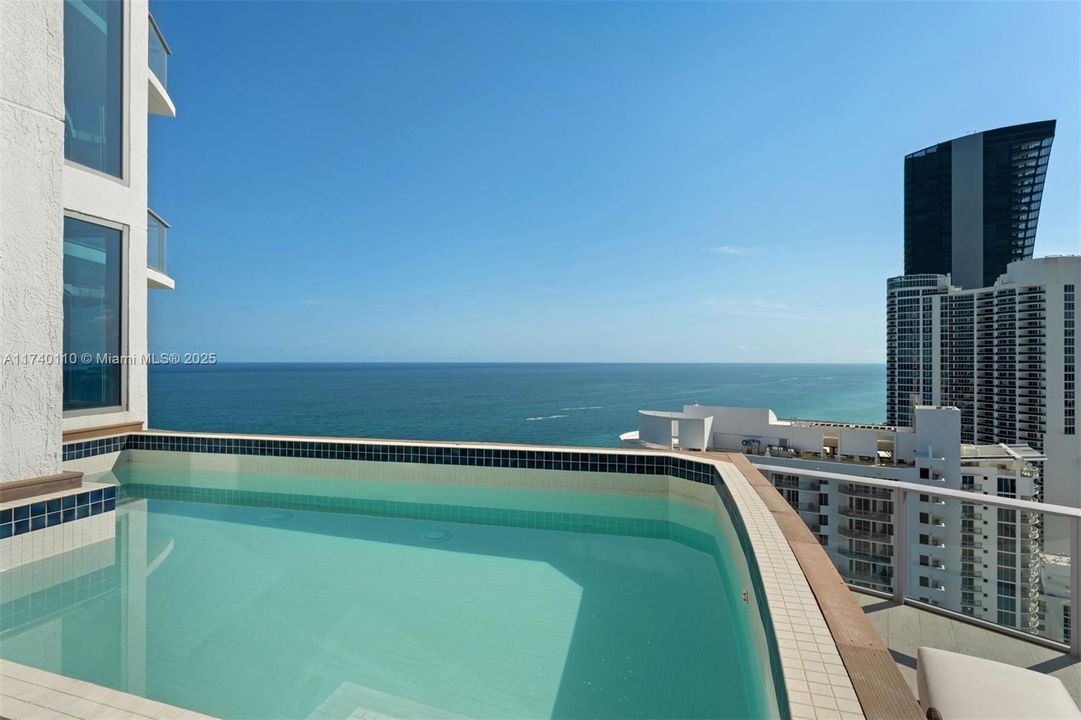 Recently Sold: $16,995,000 (5 beds, 7 baths, 8117 Square Feet)