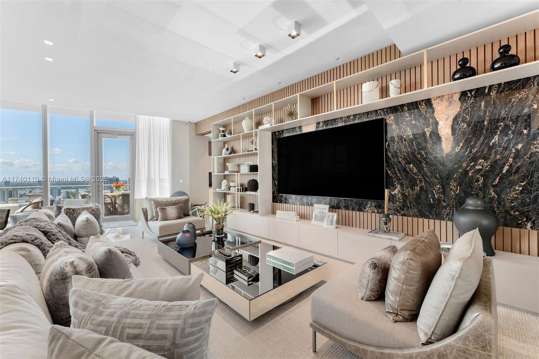 Recently Sold: $16,995,000 (5 beds, 7 baths, 8117 Square Feet)