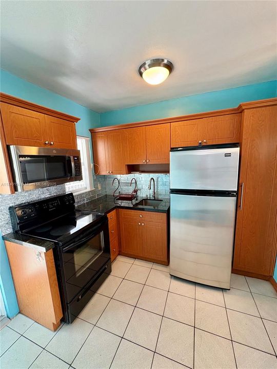 待售: $228,400 (0 贝兹, 1 浴室, 408 平方英尺)