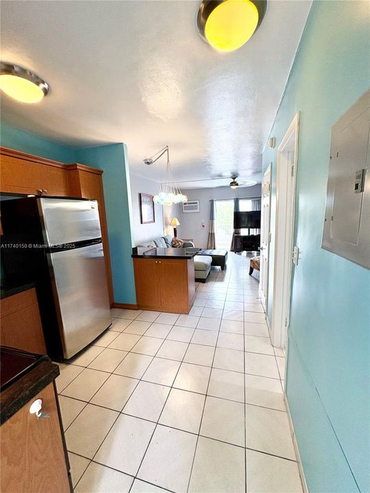 待售: $228,400 (0 贝兹, 1 浴室, 408 平方英尺)