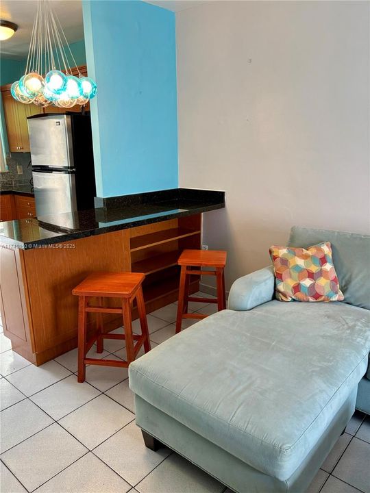 待售: $228,400 (0 贝兹, 1 浴室, 408 平方英尺)