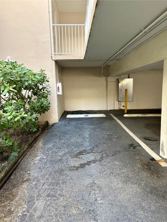 待售: $228,400 (0 贝兹, 1 浴室, 408 平方英尺)