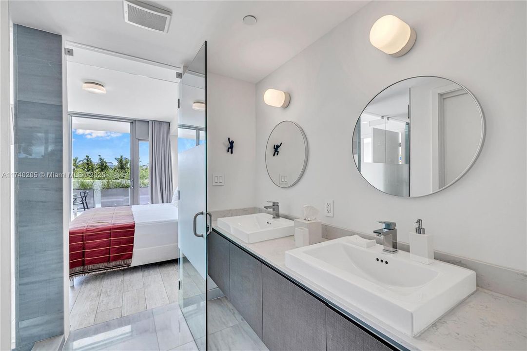 Recently Sold: $785,000 (1 beds, 1 baths, 701 Square Feet)