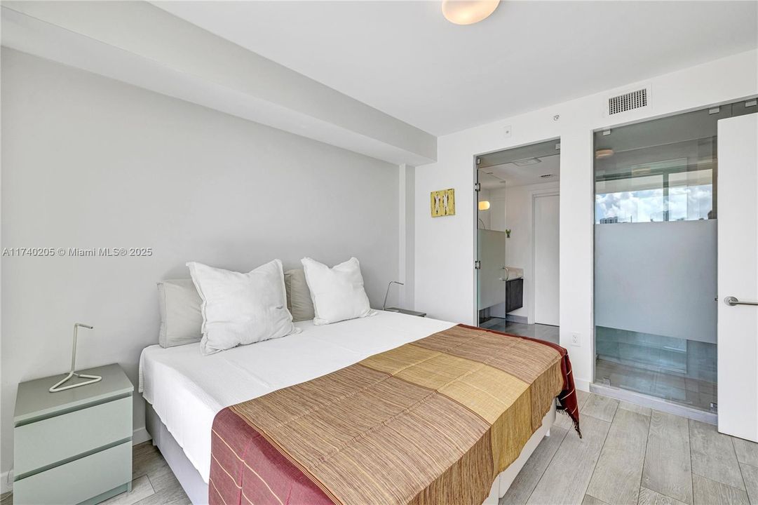 Recently Sold: $785,000 (1 beds, 1 baths, 701 Square Feet)