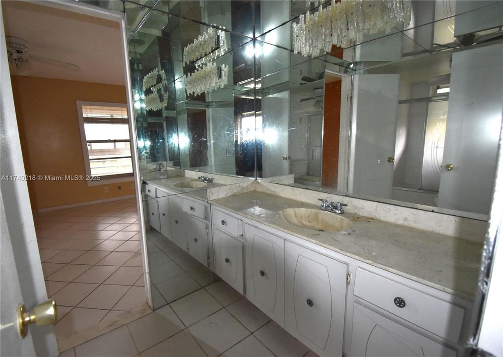 Под контрактом: $69,900 (2 спален, 2 ванн, 1364 Квадратных фут)