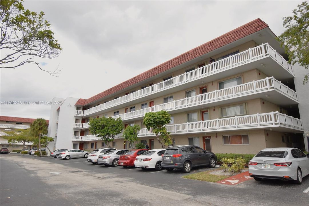 Под контрактом: $69,900 (2 спален, 2 ванн, 1364 Квадратных фут)