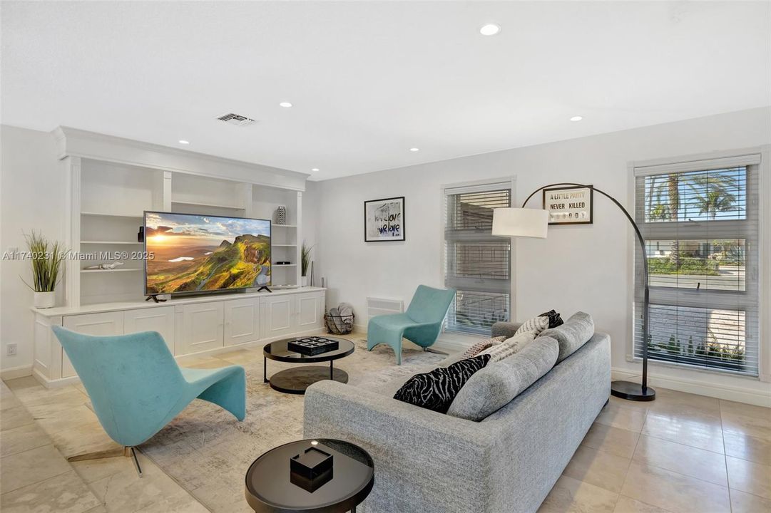 Недавно арендовано: $9,500 (3 спален, 2 ванн, 1819 Квадратных фут)