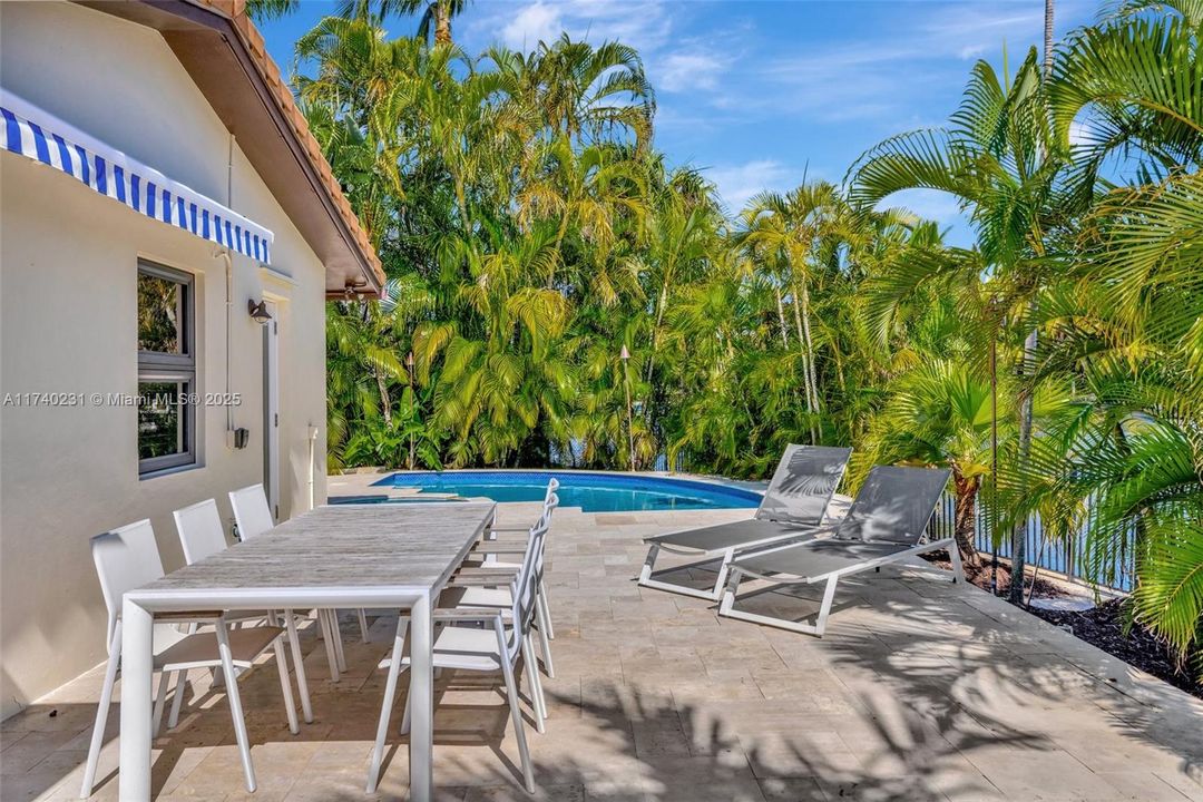 Недавно арендовано: $9,500 (3 спален, 2 ванн, 1819 Квадратных фут)