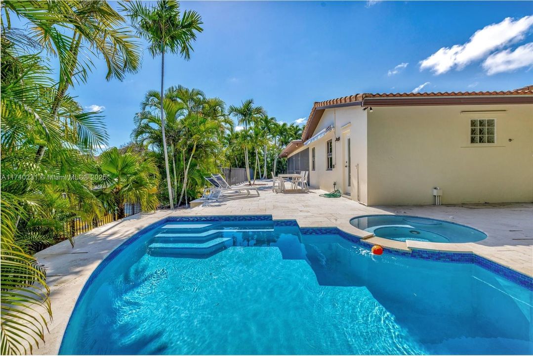 Недавно арендовано: $9,500 (3 спален, 2 ванн, 1819 Квадратных фут)