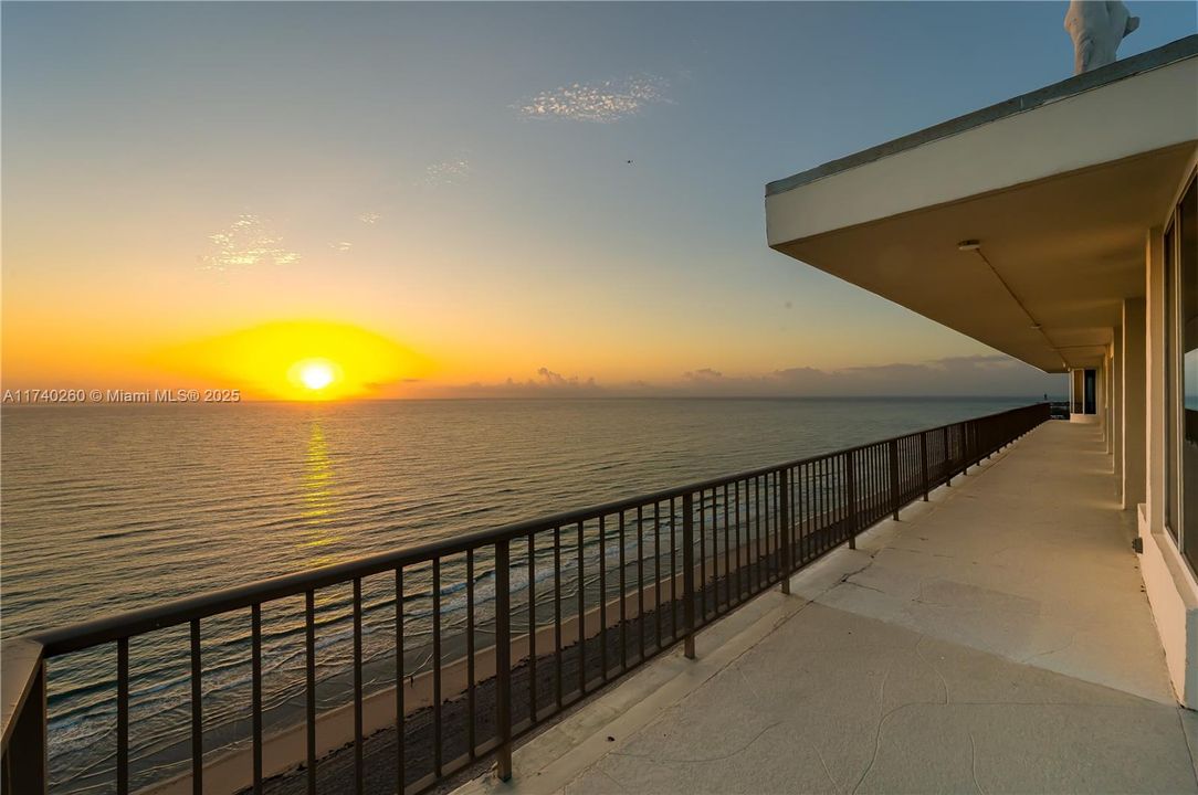 На продажу: $9,999,000 (7 спален, 4 ванн, 7986 Квадратных фут)