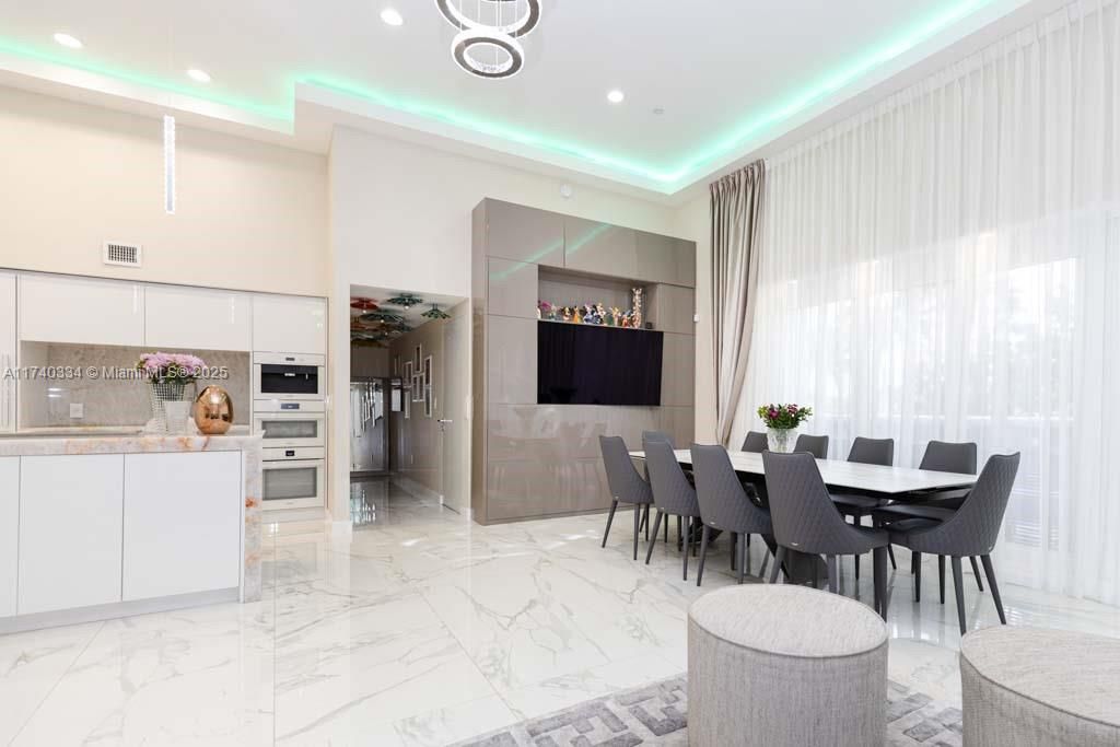 На продажу: $1,499,000 (2 спален, 2 ванн, 1782 Квадратных фут)