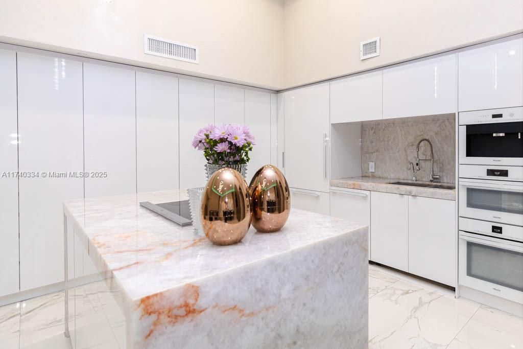 На продажу: $1,499,000 (2 спален, 2 ванн, 1782 Квадратных фут)