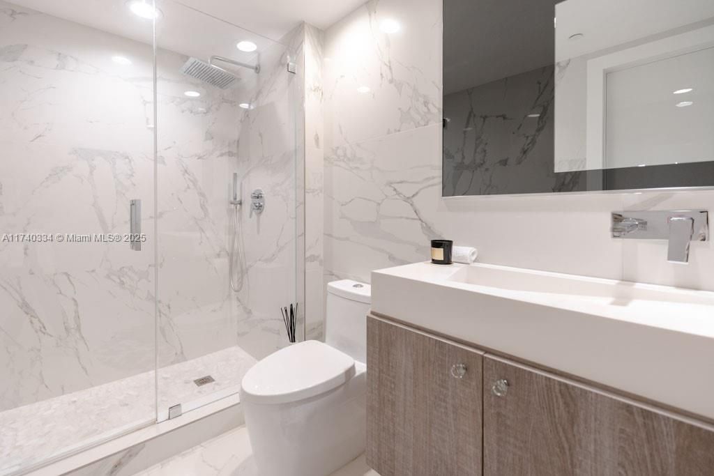 На продажу: $1,499,000 (2 спален, 2 ванн, 1782 Квадратных фут)