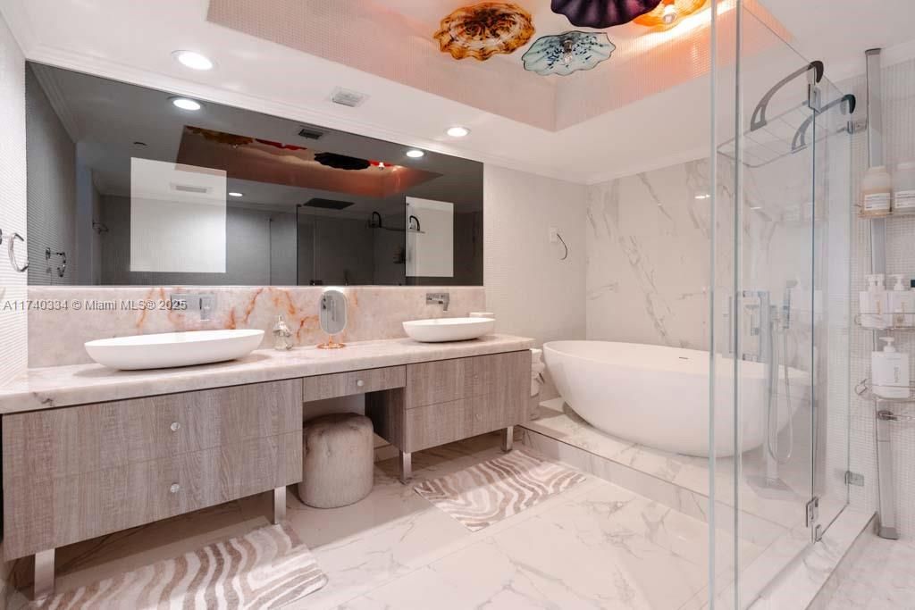 На продажу: $1,499,000 (2 спален, 2 ванн, 1782 Квадратных фут)