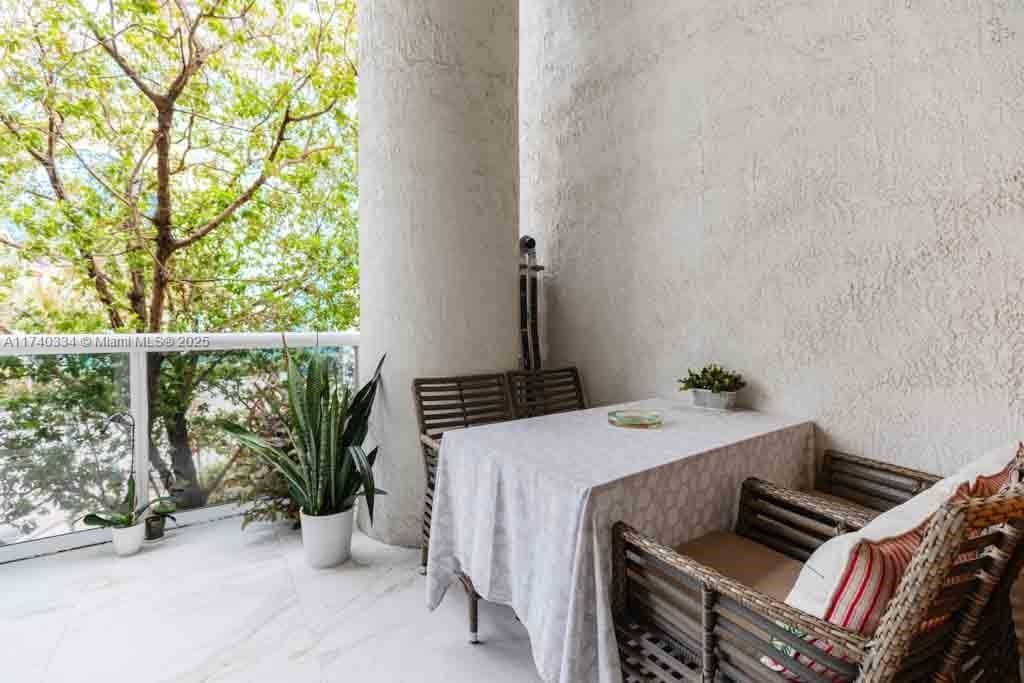 На продажу: $1,499,000 (2 спален, 2 ванн, 1782 Квадратных фут)