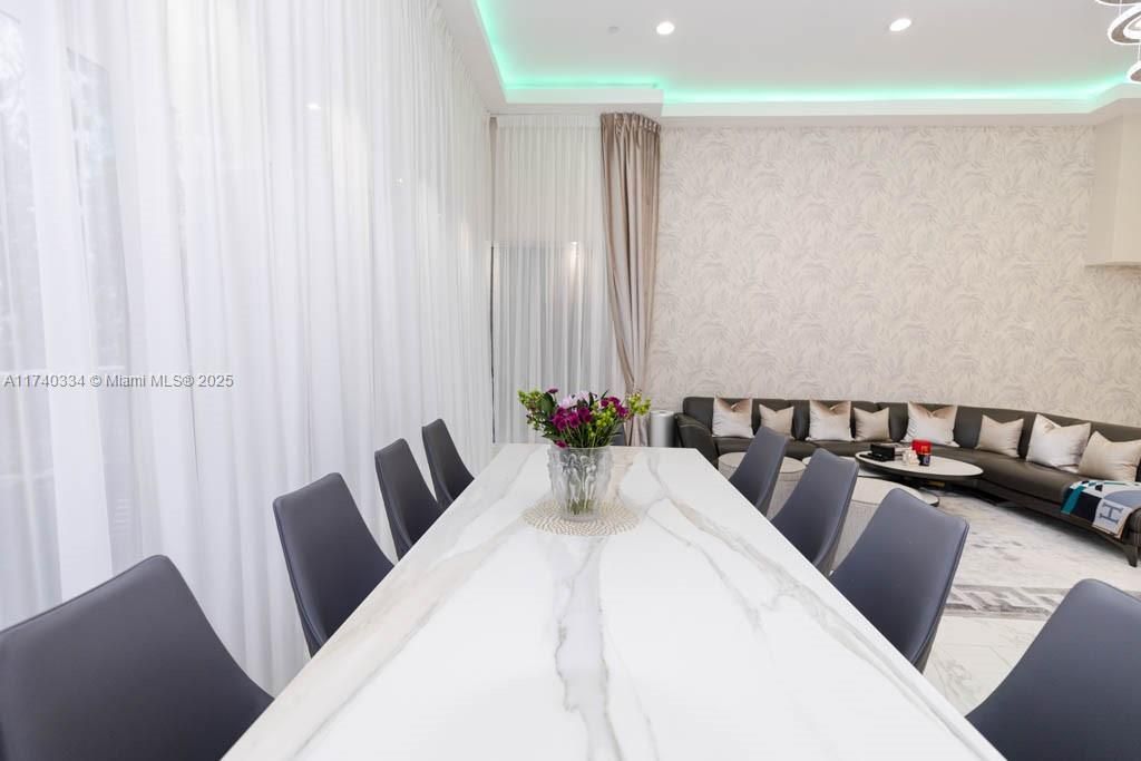 На продажу: $1,499,000 (2 спален, 2 ванн, 1782 Квадратных фут)