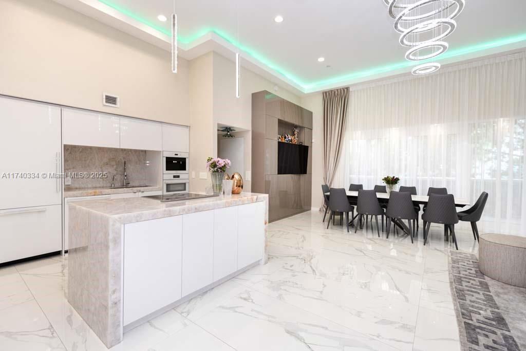 На продажу: $1,499,000 (2 спален, 2 ванн, 1782 Квадратных фут)