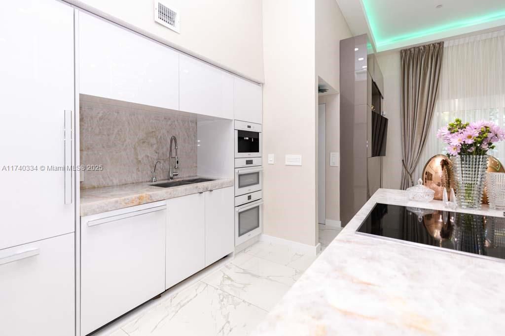 На продажу: $1,499,000 (2 спален, 2 ванн, 1782 Квадратных фут)