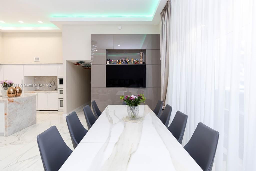 На продажу: $1,499,000 (2 спален, 2 ванн, 1782 Квадратных фут)