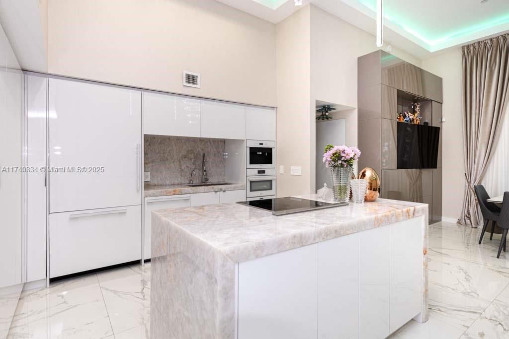 На продажу: $1,499,000 (2 спален, 2 ванн, 1782 Квадратных фут)