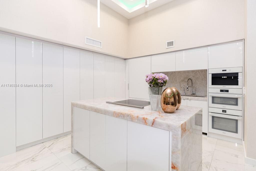 На продажу: $1,499,000 (2 спален, 2 ванн, 1782 Квадратных фут)